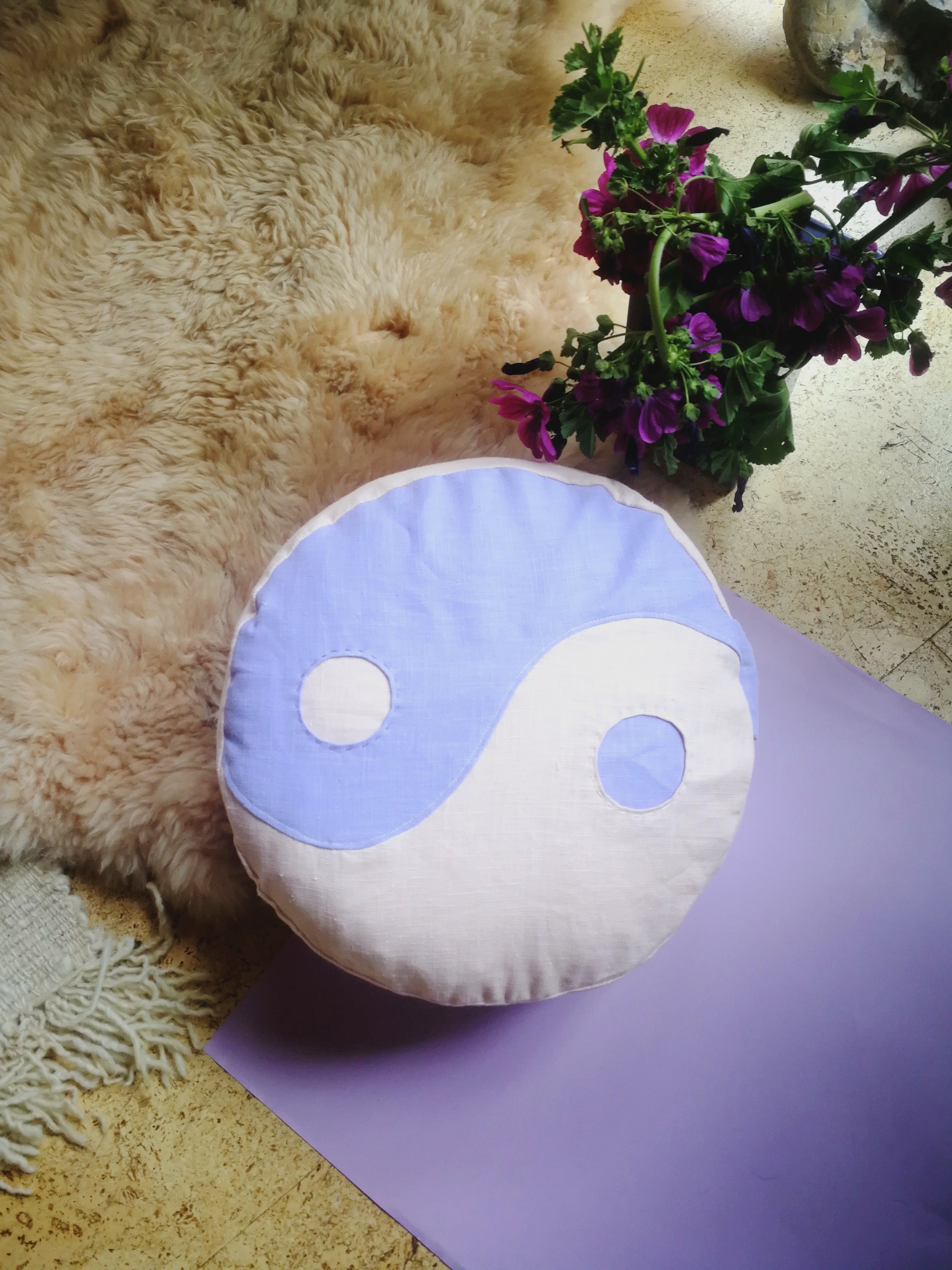 PRIVATE OM PILLOW YIN YANG LILAC